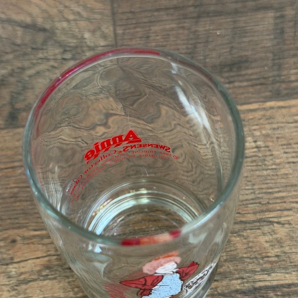 Annie‎ and Sandy Collector Glass 1982 Movie Promo Swensen's